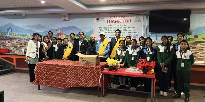 Celebración De Agradecimiento En La Escuela Secundaria Motherland En Nombre De Oak House School Barcelona